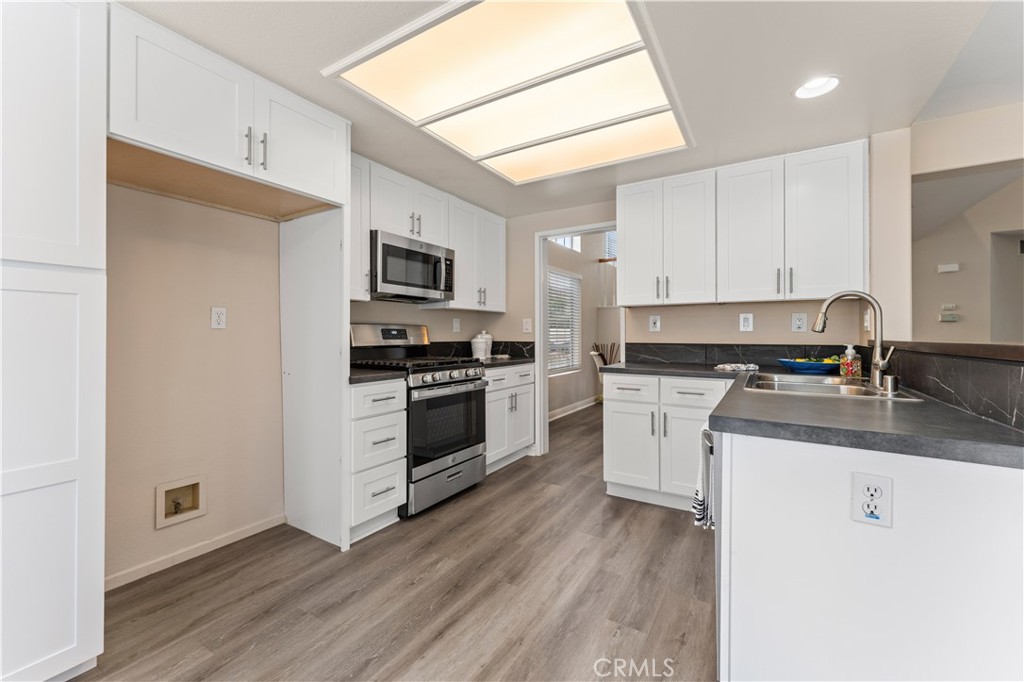 1072 S Laughingbrook Court