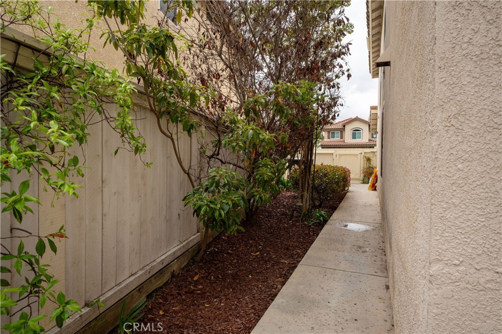 1072 S Laughingbrook Court