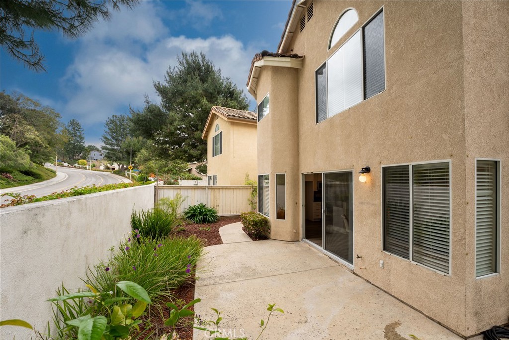 1072 S Laughingbrook Court