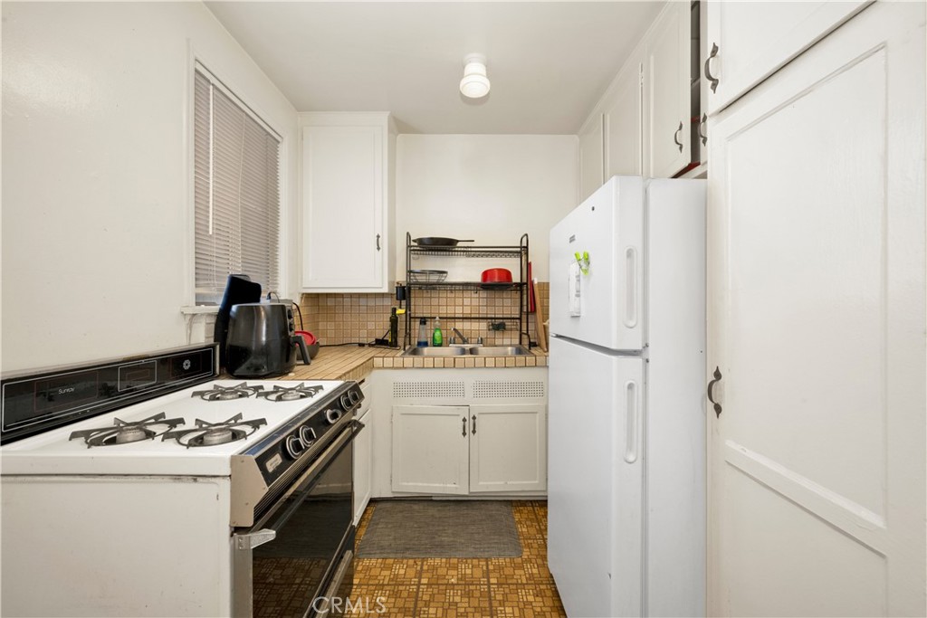 5139 E Carson Street