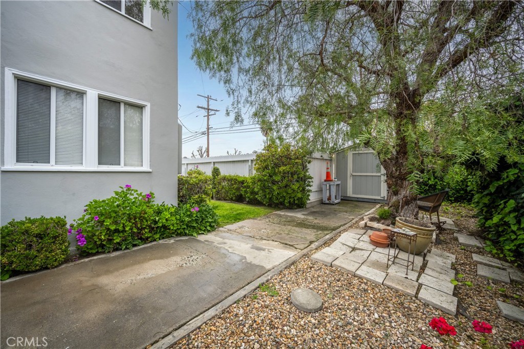 5139 E Carson Street