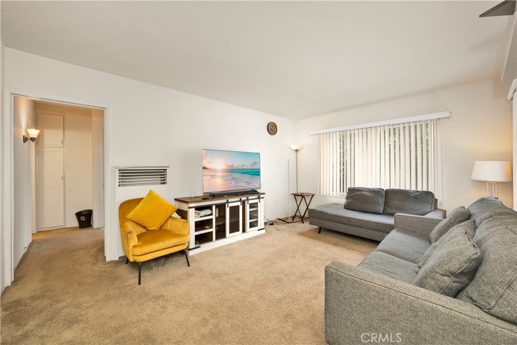 5139 E Carson Street