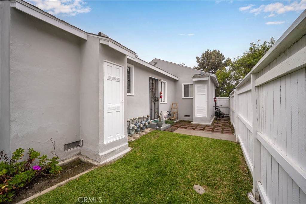 5139 E Carson Street