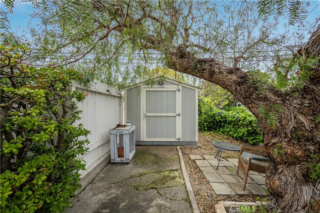 5139 E Carson Street