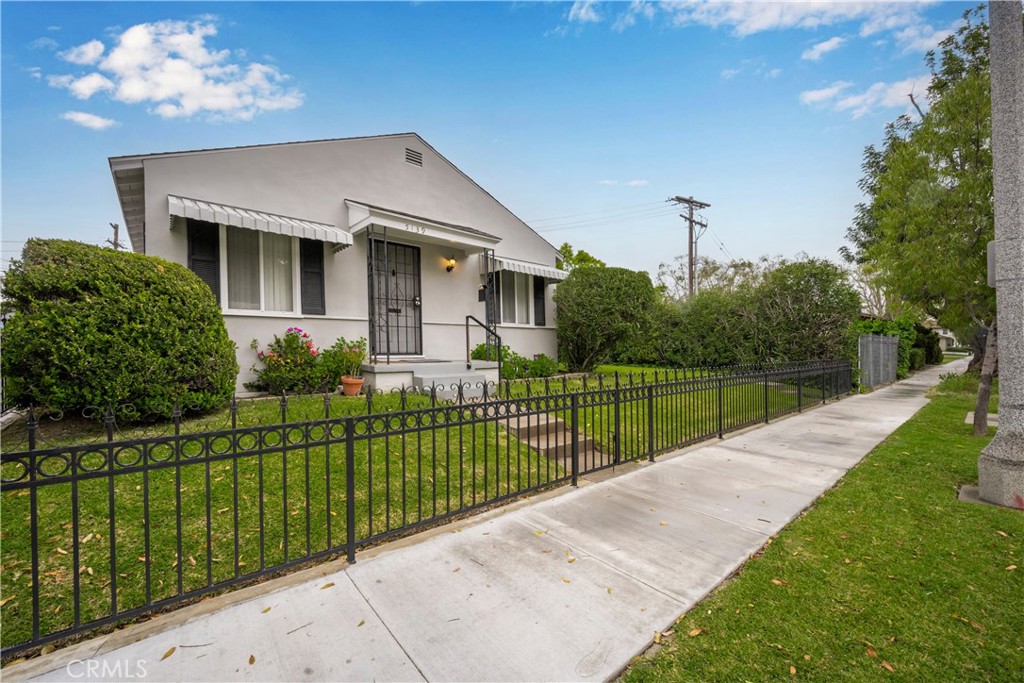 5139 E Carson Street