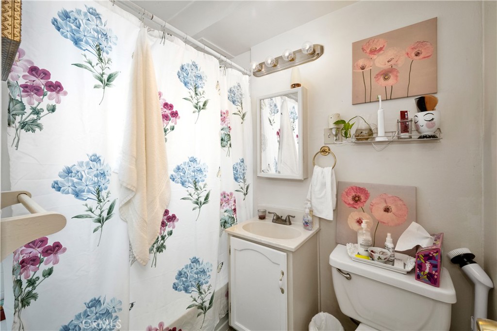 5139 E Carson Street