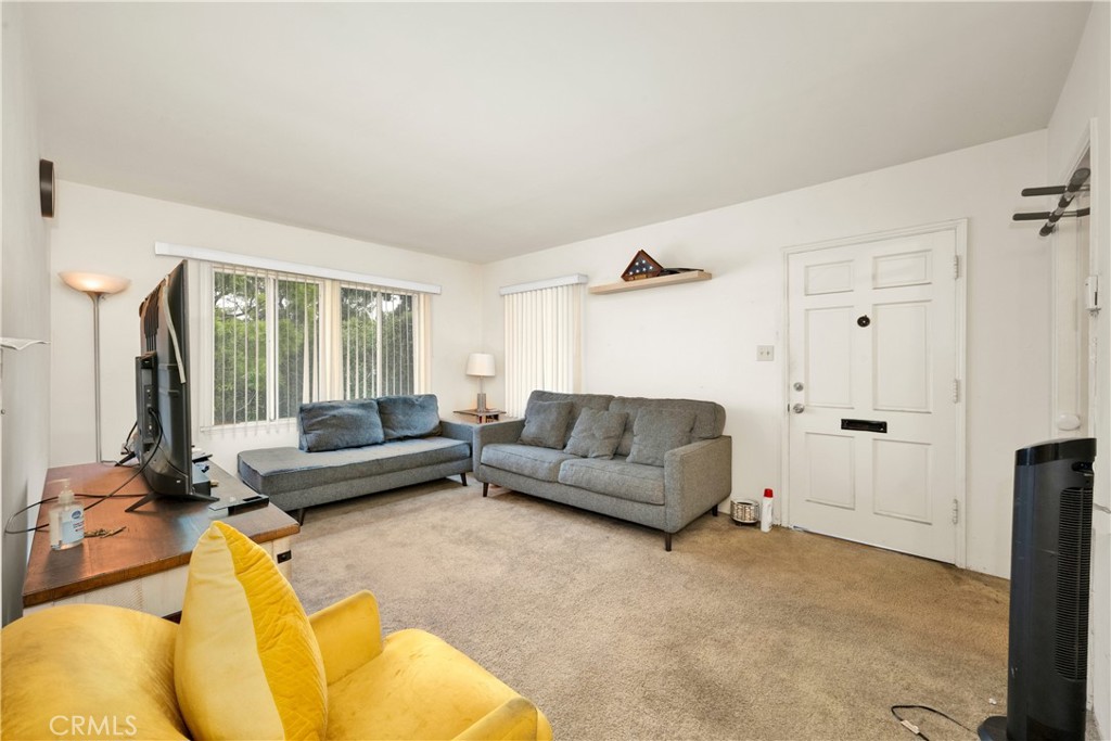 5139 E Carson Street