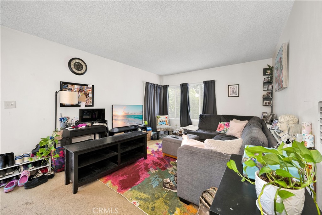 5139 E Carson Street