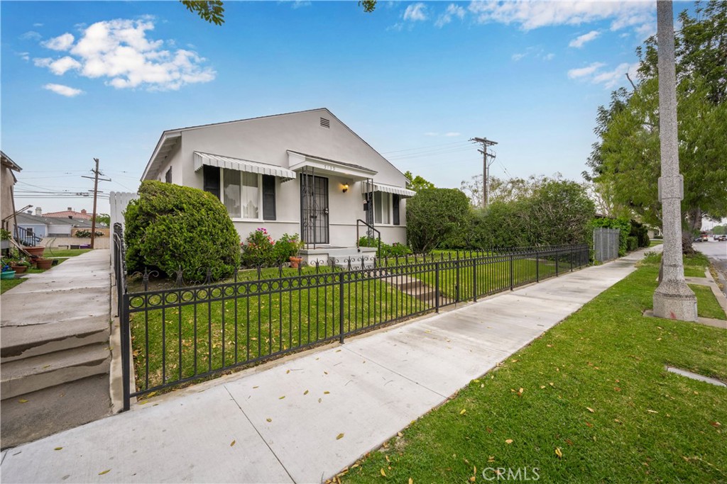 5139 E Carson Street