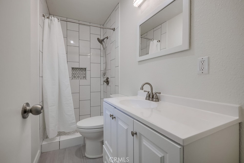4517 Roosevelt Avenue