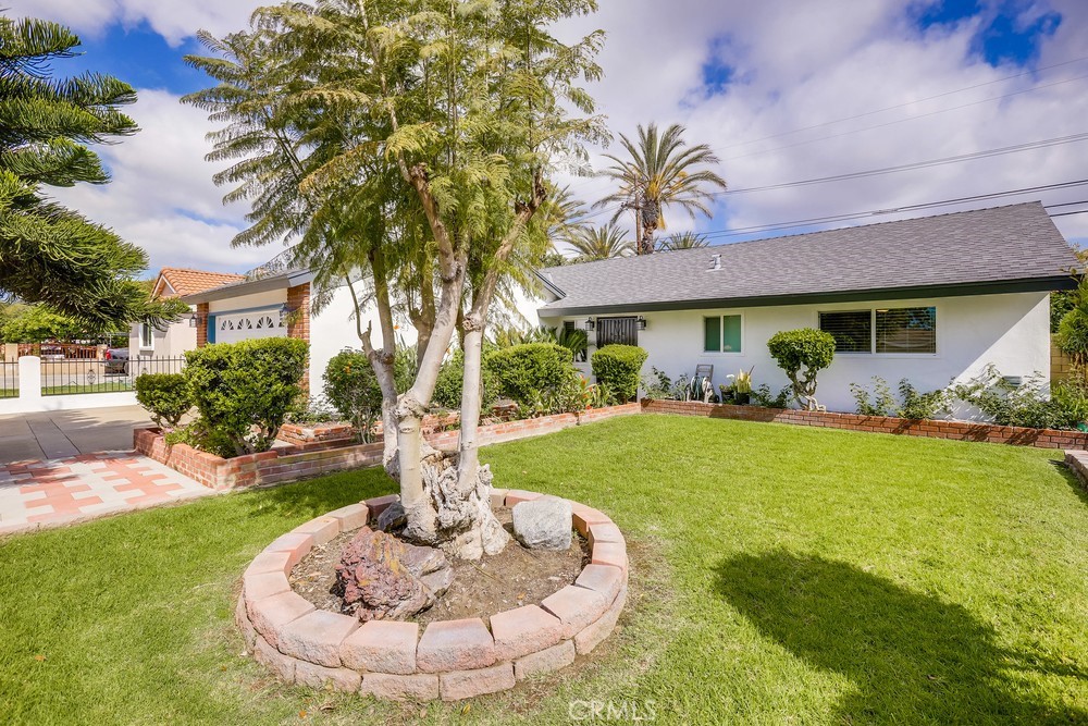 4517 Roosevelt Avenue