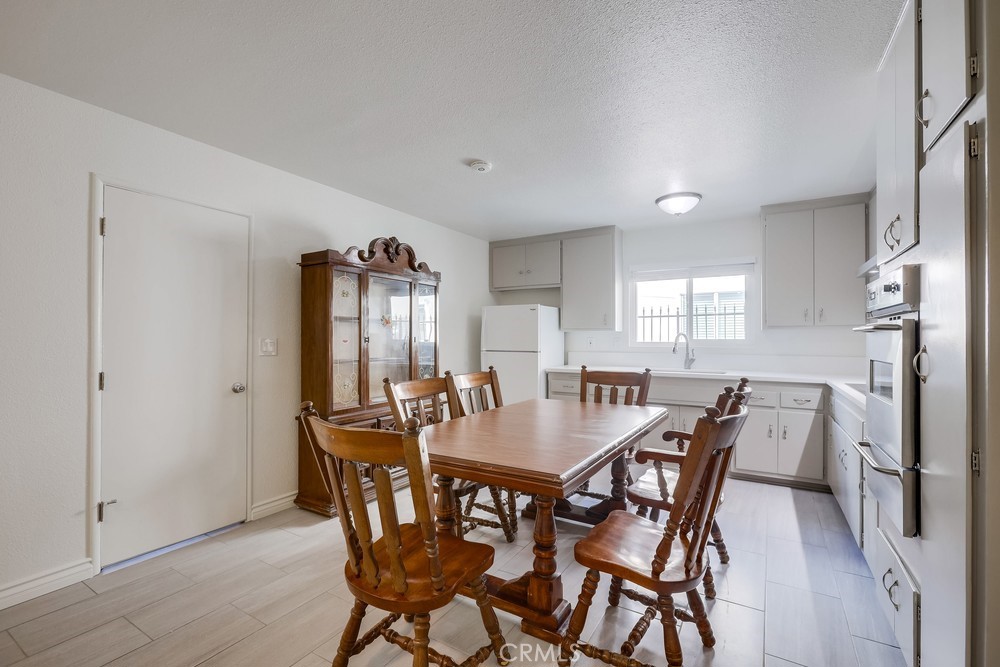 4517 Roosevelt Avenue