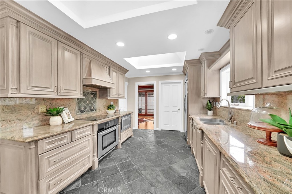 13261 Cromwell Drive