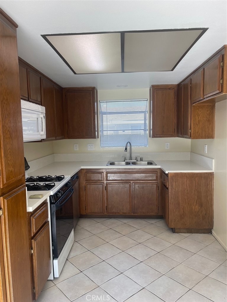 9313 1/2 Park Street