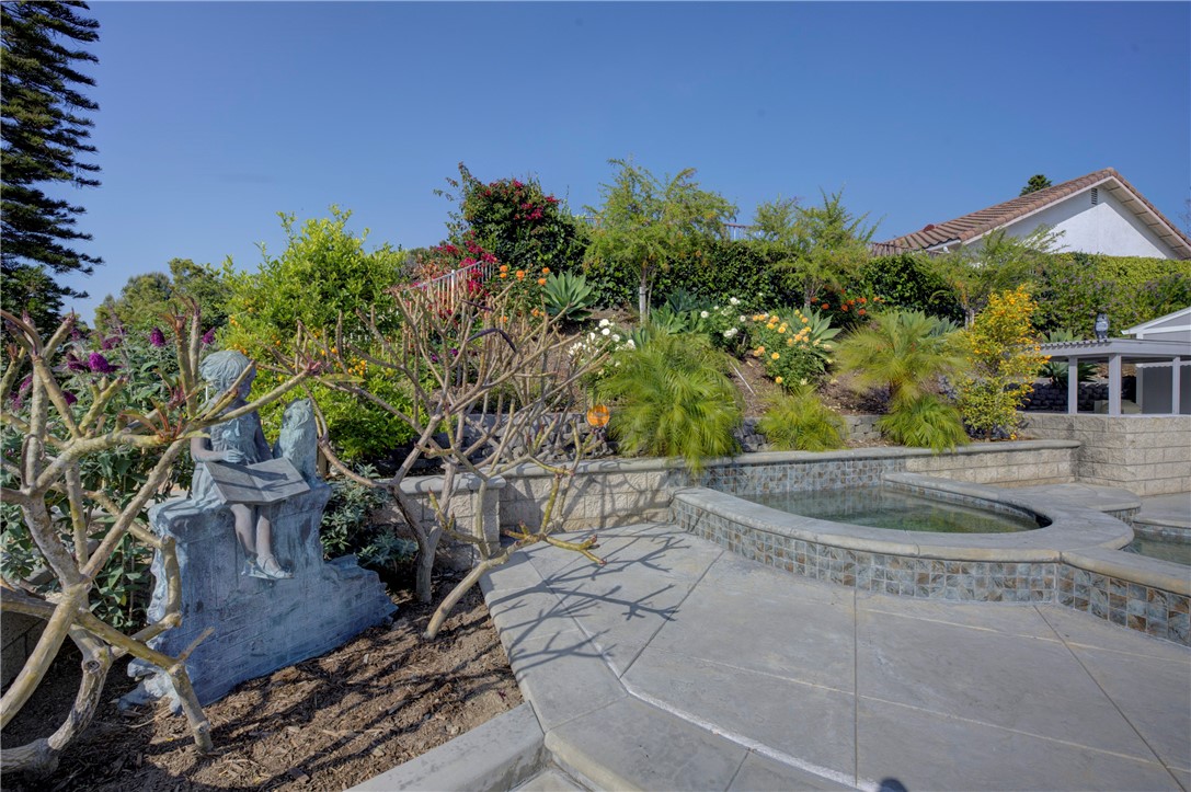 2546 N Orange Hill Lane