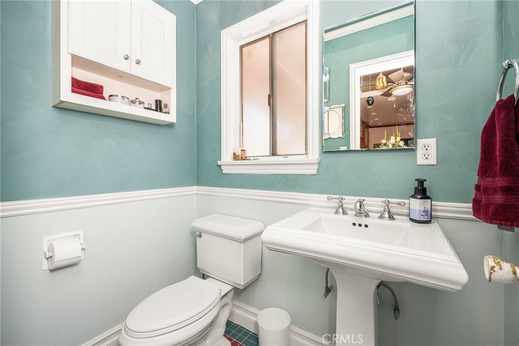 8541 Orangewood Avenue