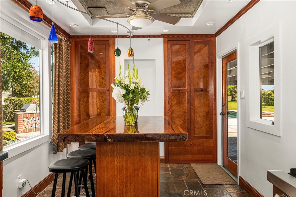 8541 Orangewood Avenue