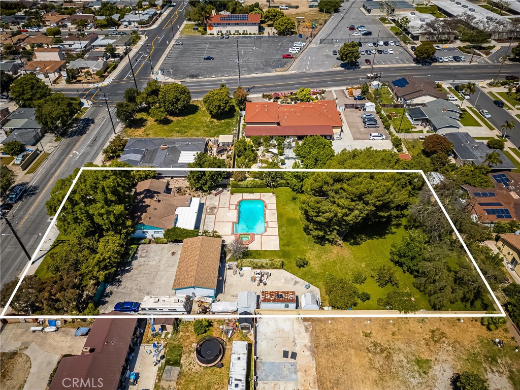 8541 Orangewood Avenue