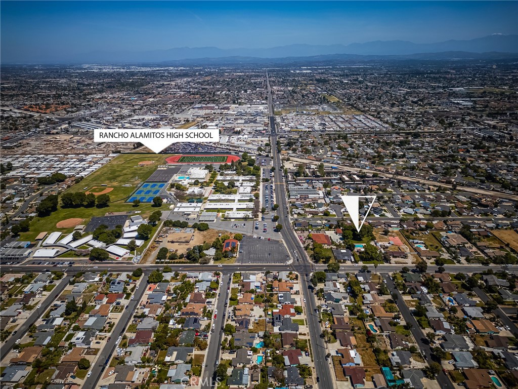 8541 Orangewood Avenue