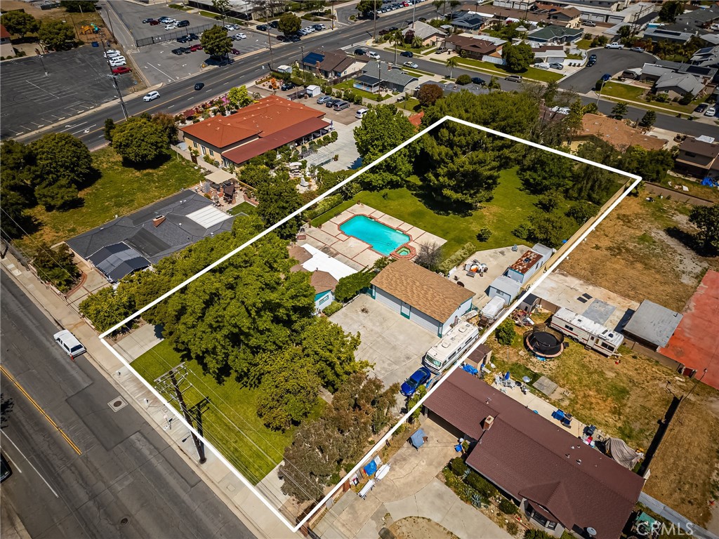 8541 Orangewood Avenue