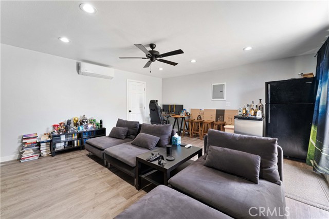 6673 Lessie LN