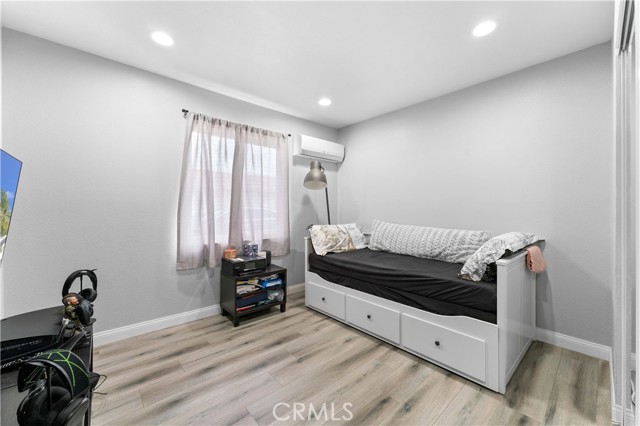 6673 Lessie LN
