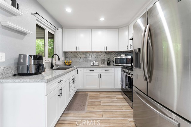 6673 Lessie LN