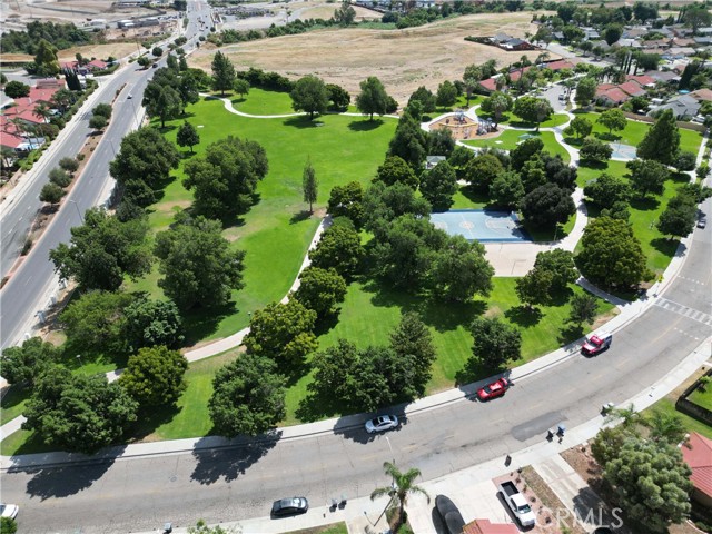 6673 Lessie LN