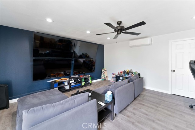6673 Lessie LN