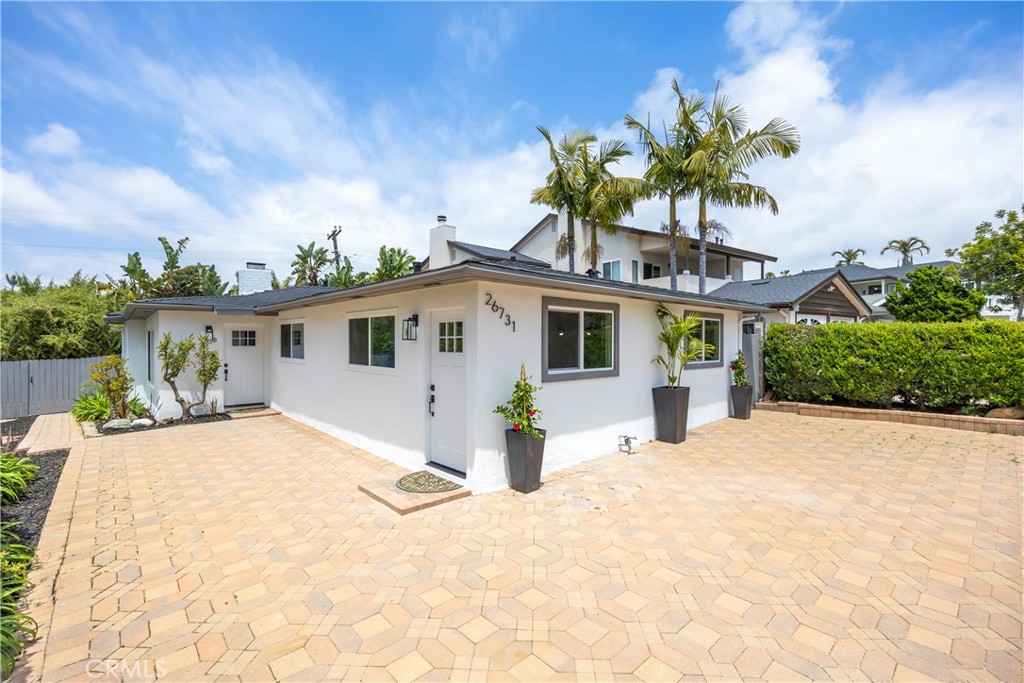 26731 Avenida Las Palmas