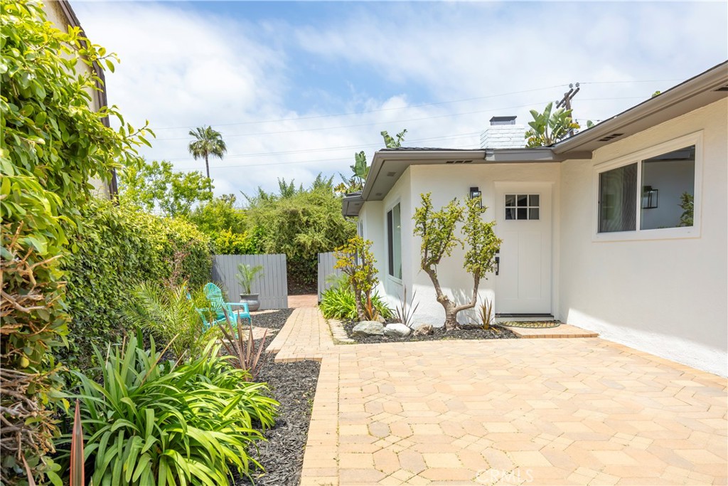 26731 Avenida Las Palmas