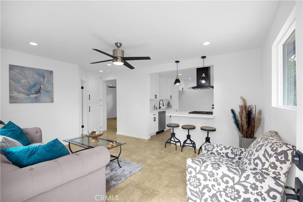 26731 Avenida Las Palmas