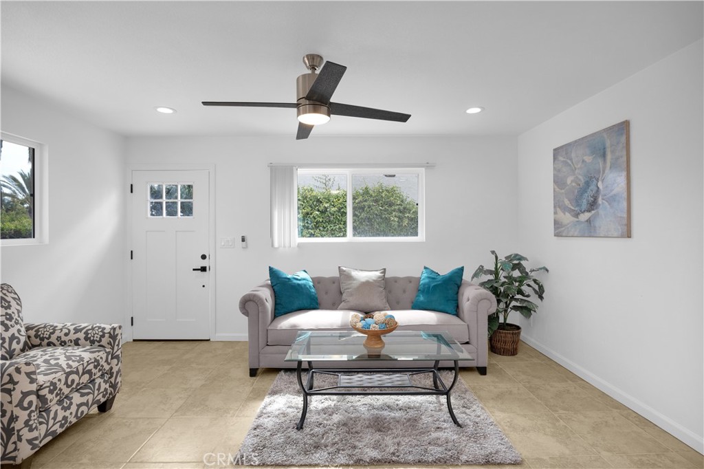 26731 Avenida Las Palmas