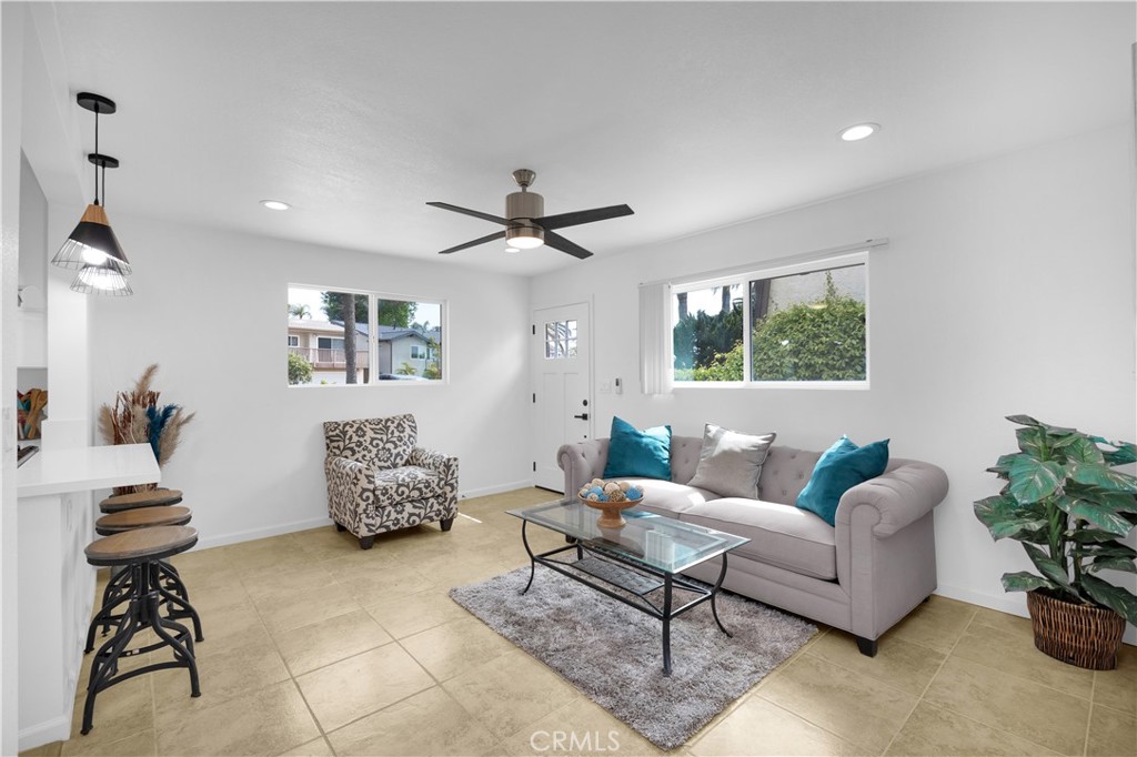 26731 Avenida Las Palmas