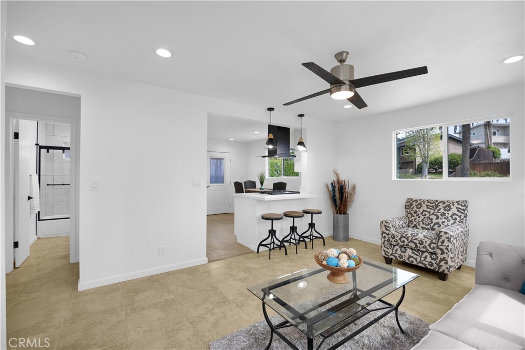 26731 Avenida Las Palmas