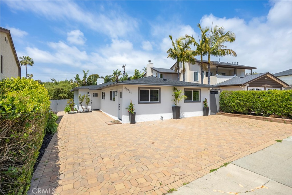 26731 Avenida Las Palmas