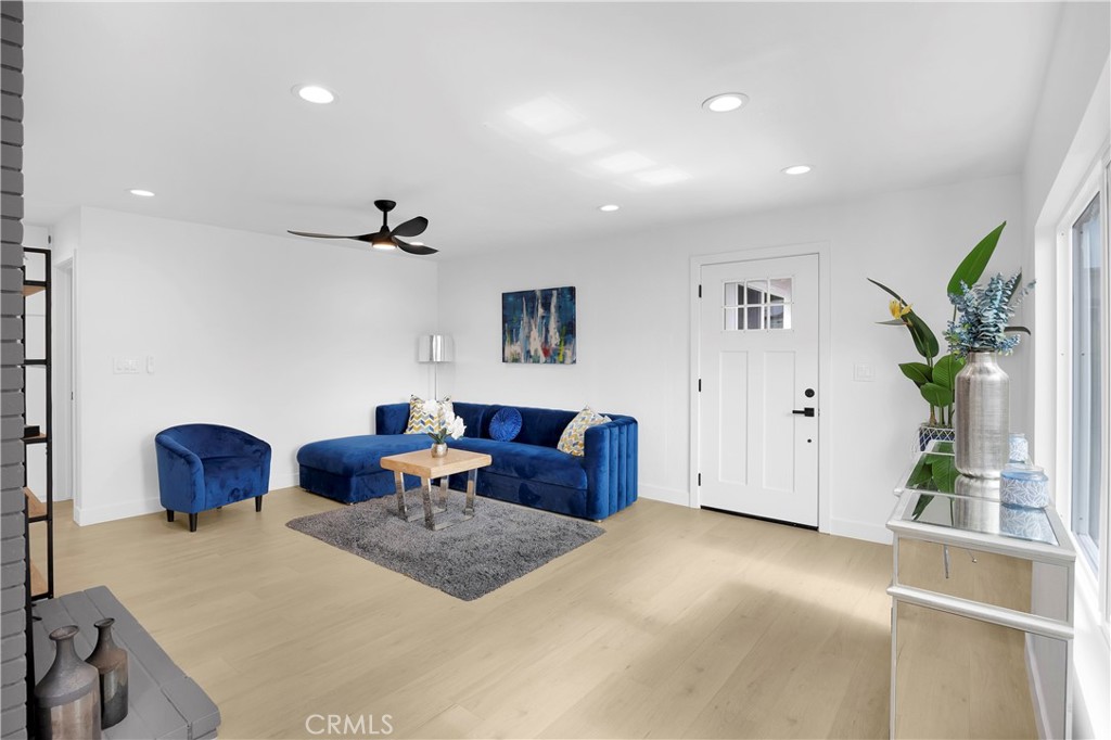 26731 Avenida Las Palmas