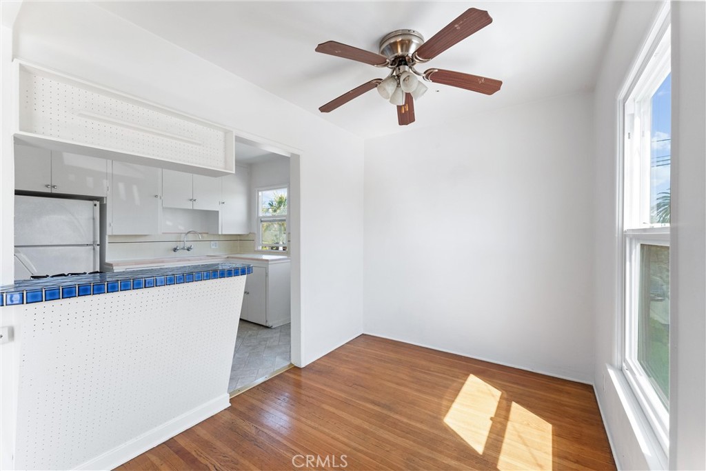 202 Esperanza Avenue 202