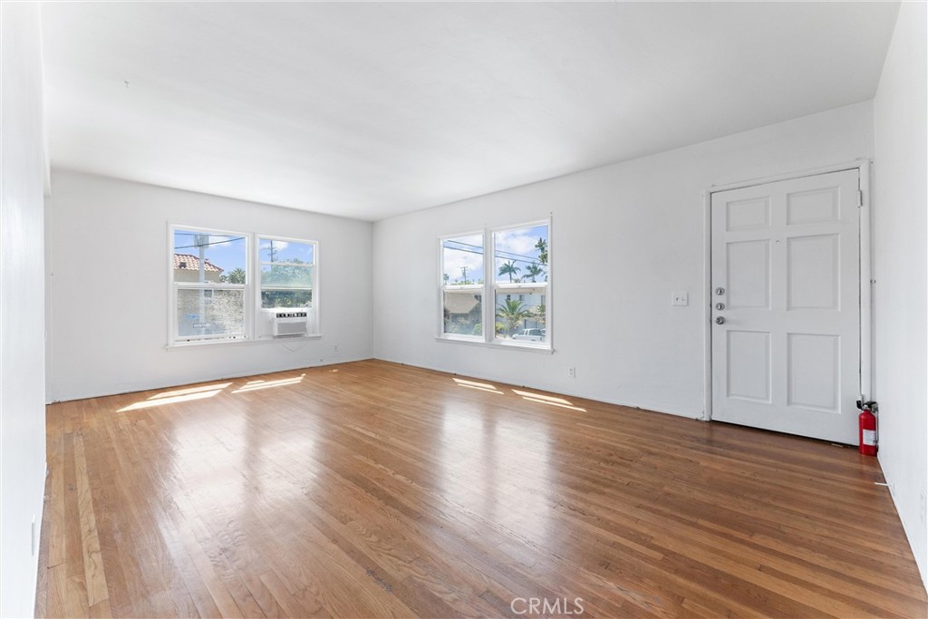 202 Esperanza Avenue 202