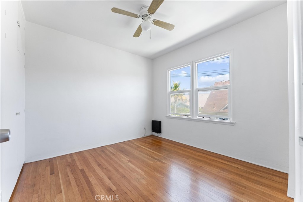 202 Esperanza Avenue 202