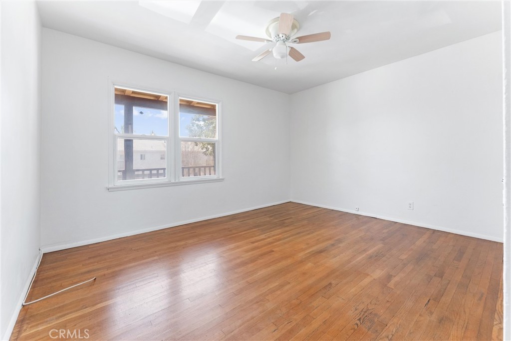 202 Esperanza Avenue 202