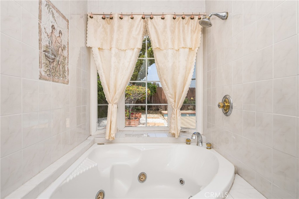 4343 E Elkstone Avenue