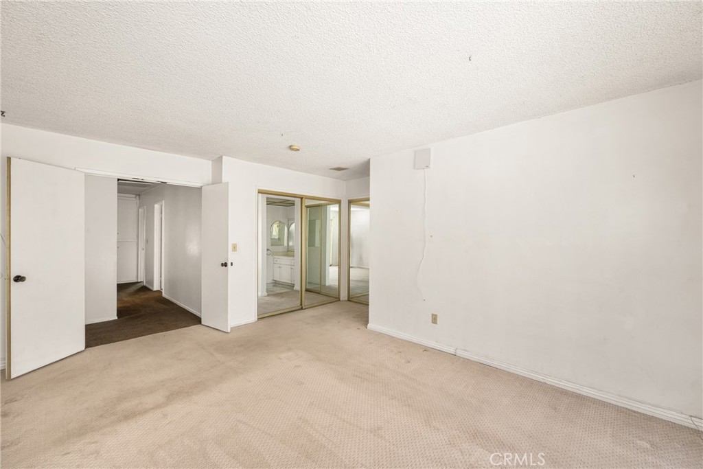 4343 E Elkstone Avenue