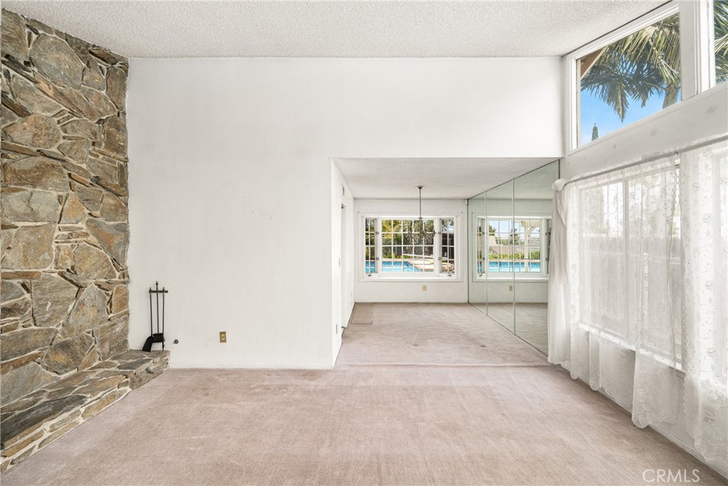 4343 E Elkstone Avenue