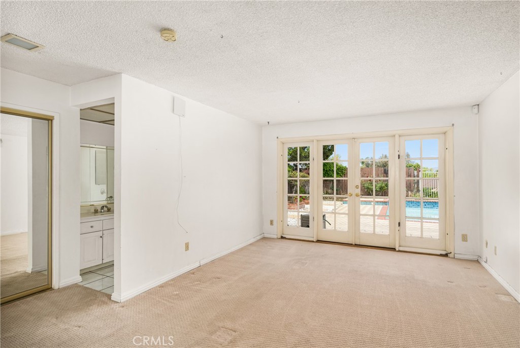 4343 E Elkstone Avenue