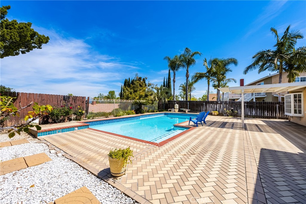 4343 E Elkstone Avenue