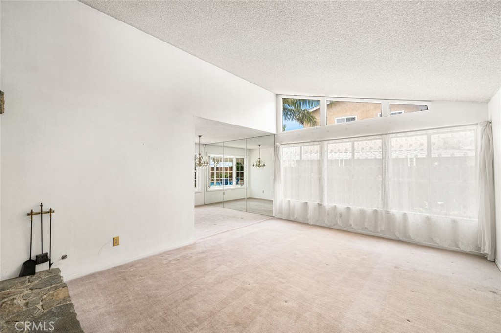 4343 E Elkstone Avenue