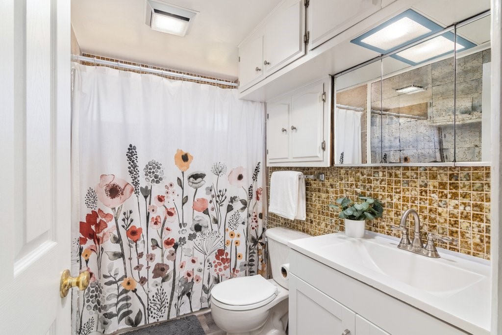 1831 E Orange Grove Avenue