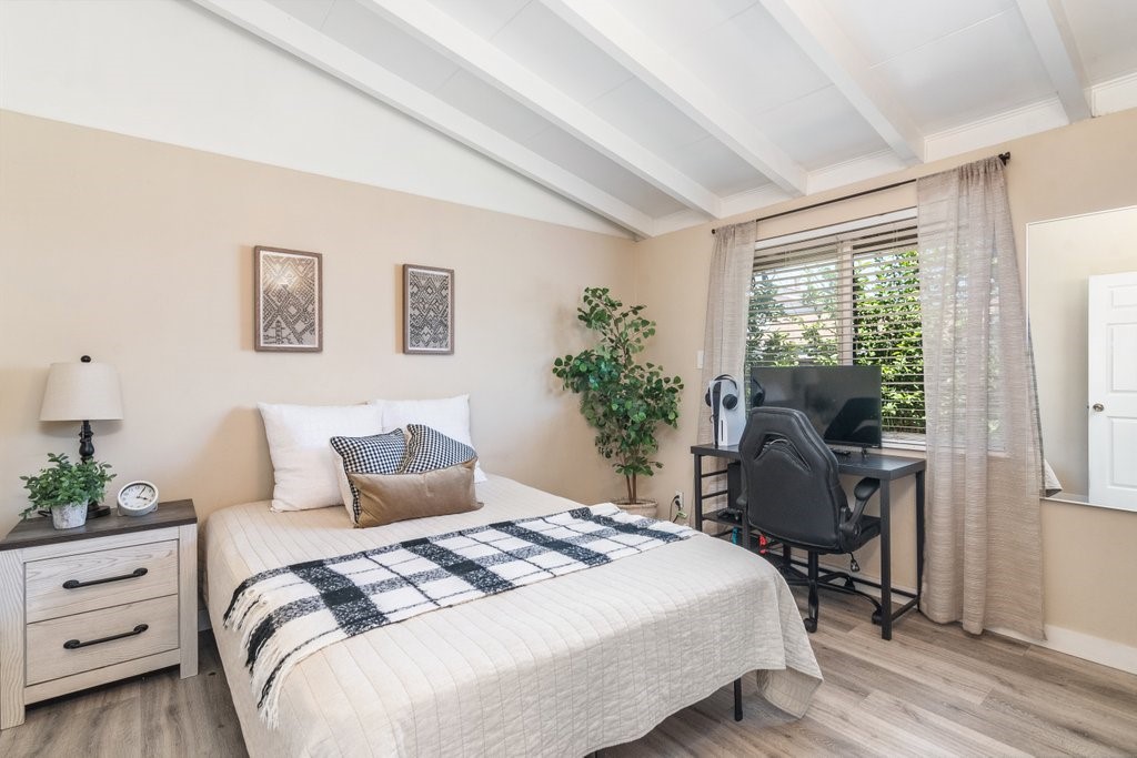 1831 E Orange Grove Avenue