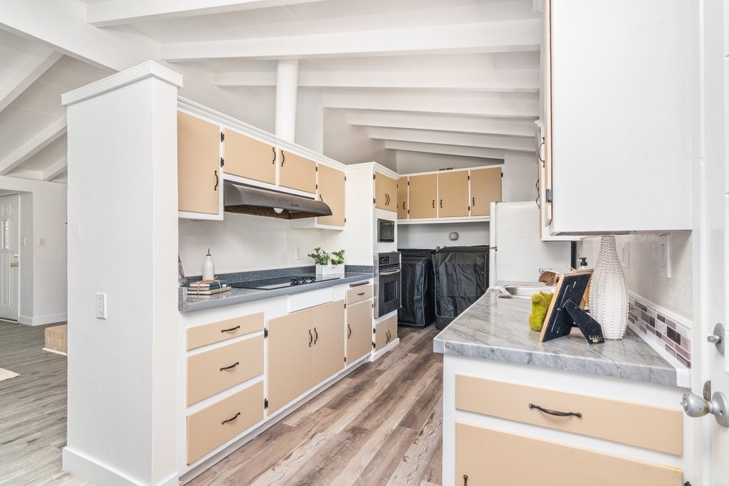 1831 E Orange Grove Avenue